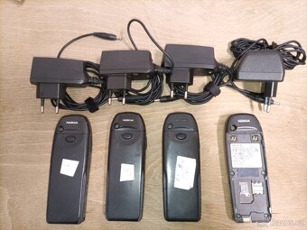 Prodám retro mobily Nokia 6310i a široké příslušenství - 2