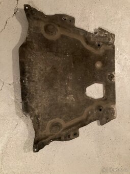 Ford Mondeo mk4 kryt pod motor - REZERVACE - 2