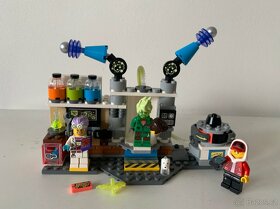 Lego Hidden Side laboratorio 70418 - 2