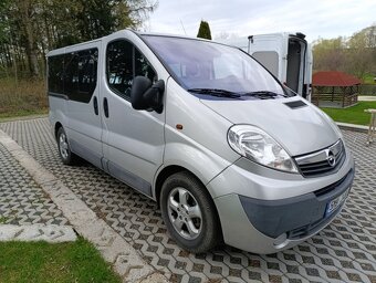 Opel Vivaro 2,5 DCi, 9 míst - 2