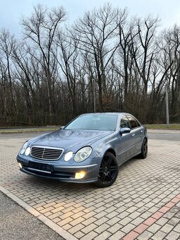 Mercedes Benz E320 - 2