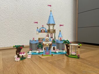 Lego friends Disney Popelčin romantický zámek - 2