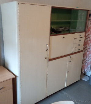 Kuchyňský kredenc retro styl - 2