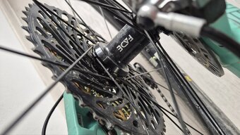 Yt izzo carbon topkomponenty L - 2