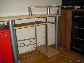 Pocitacovy stul - 2