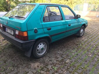 Prodám Škoda Favorit 135 LX rok 1994 krásný původní stav - 2