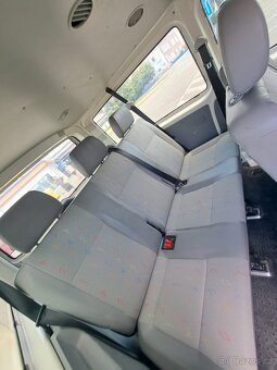 VW Transporter T5 2.5 TDi 9-místný - 2