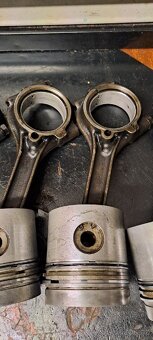 Prodám 4x píst motoru rs09 - 2