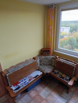 Jídelní sestava - rozkládací stůl, rohová lavice a židle - 2