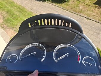 Budíky, přístroje z BMW 5 GT F07 6WA-polodigitální - 2