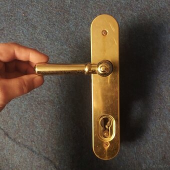 Bezpečnostní kování ROSTEX R1/90 Titan zlatý - 2