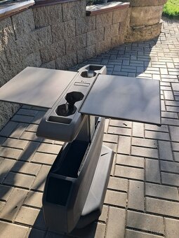 Stolek Multivan T7 - 2