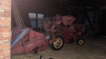 Pojizdný kombajn Massey Ferguson - 2