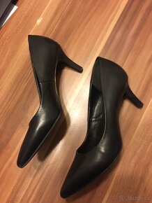 Černé kožené lodičky Baťa - 2