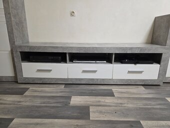 Prodám šedou bílou obývací stěnu - 2