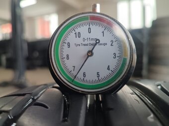 215/45 R16 DUNLOP (1817) - 2