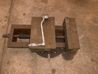 Velký strojní svěrák - 2