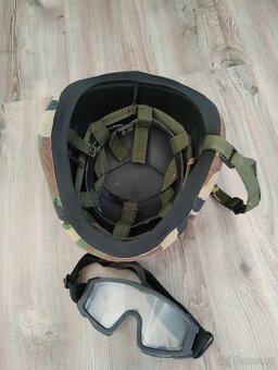 Prilba, okuliare - 2