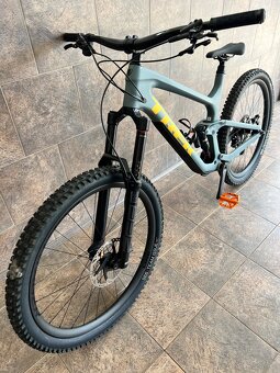 Trek Slash 9.8 XL carbon 2024 záruka - 2