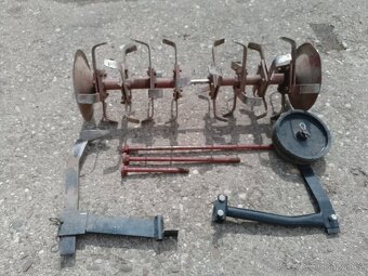 Vari kypřící nože,radlička,kolečko,osy na rotavátor - 2