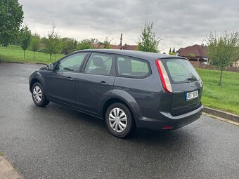 Ford Focus Benzín 1.6 16V Combi - 2