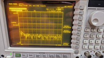 Dynamický signální analyzátor Agilent 35670A - 2