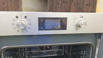 Vestavná pečící trouba INDESIT - 2