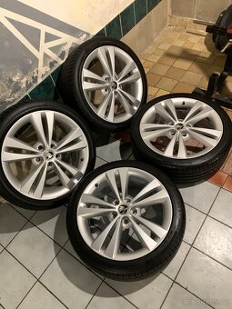 Alu kola Škoda R18 5X112 ZÁNOVNÍ LETNÍ PNEU 225/40R18 NEPTUN - 2
