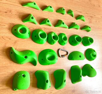 Nové lezecké chyty THEREX Boulder set - 25 kusů - 2