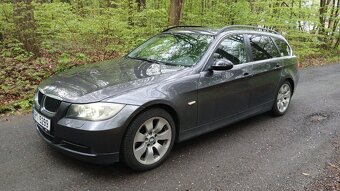BMW 330i E91 manuál - 2