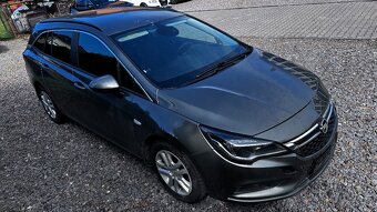 Opel Astra,  1.6 CDTI 136hk sports tourer. Poškozené - 2
