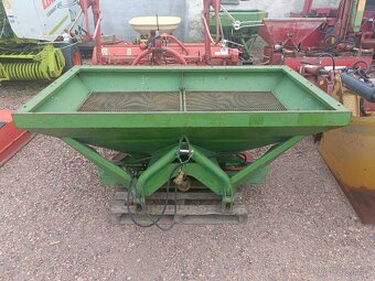 1000L Rozmetadlo AMAZONE ZA-U 1001 (hydraulické ovládání) - 2
