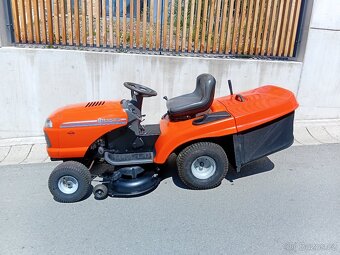 Prodám zahradní traktor Husqvarna 17.5Hp Hydro - 2