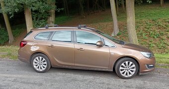 Opel Sports TOURER - 2