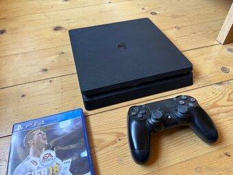 PlayStation 4 Slim - 2
