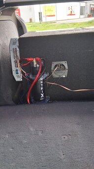 Hifonics subwoofer - 2