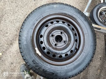Zimní pneumatiky SAVA 175/70 R 13. - 2