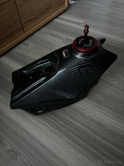 Karbonová nádrž honda - 2