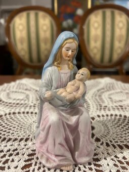 Porcelánová soška Panny Marie s Ježíškem (14 cm) - 2