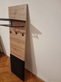 Věšák do předsíně, nový - 2