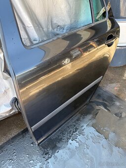 Levé zadní dveře Octavia 2 Combi - ČERNÁ - 2