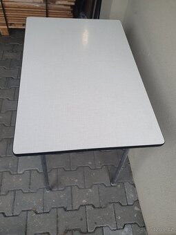 Retro socialisticky jidelni stul - 2