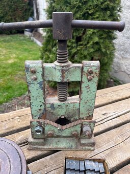 Instalaterský svěrák - 2