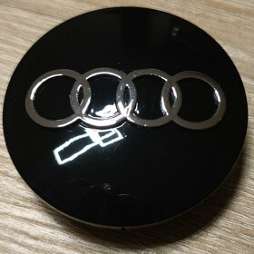 Černé pokličky do kol Audi 68mm 8D0601170 - 2