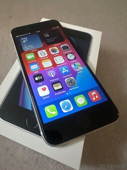 Apple iPhone SE 2020, výborný stav - 2