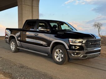DODGE RAM 1500 5.7 Hemi LARAMIE RWD 2020 prodej / výměna - 2