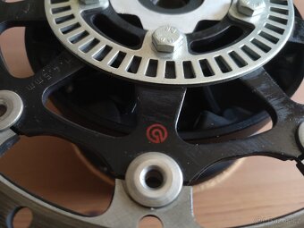 Royal enfield 650, přední kotouč Brembo se středem kola - 2