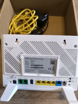 Zyxel vg8623 modem router switch voip - 2