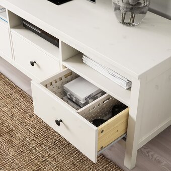 Tv stolek HEMNES - 2