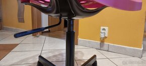 Kancelářská otočná židle IKEA - SPORREN růžová - 2